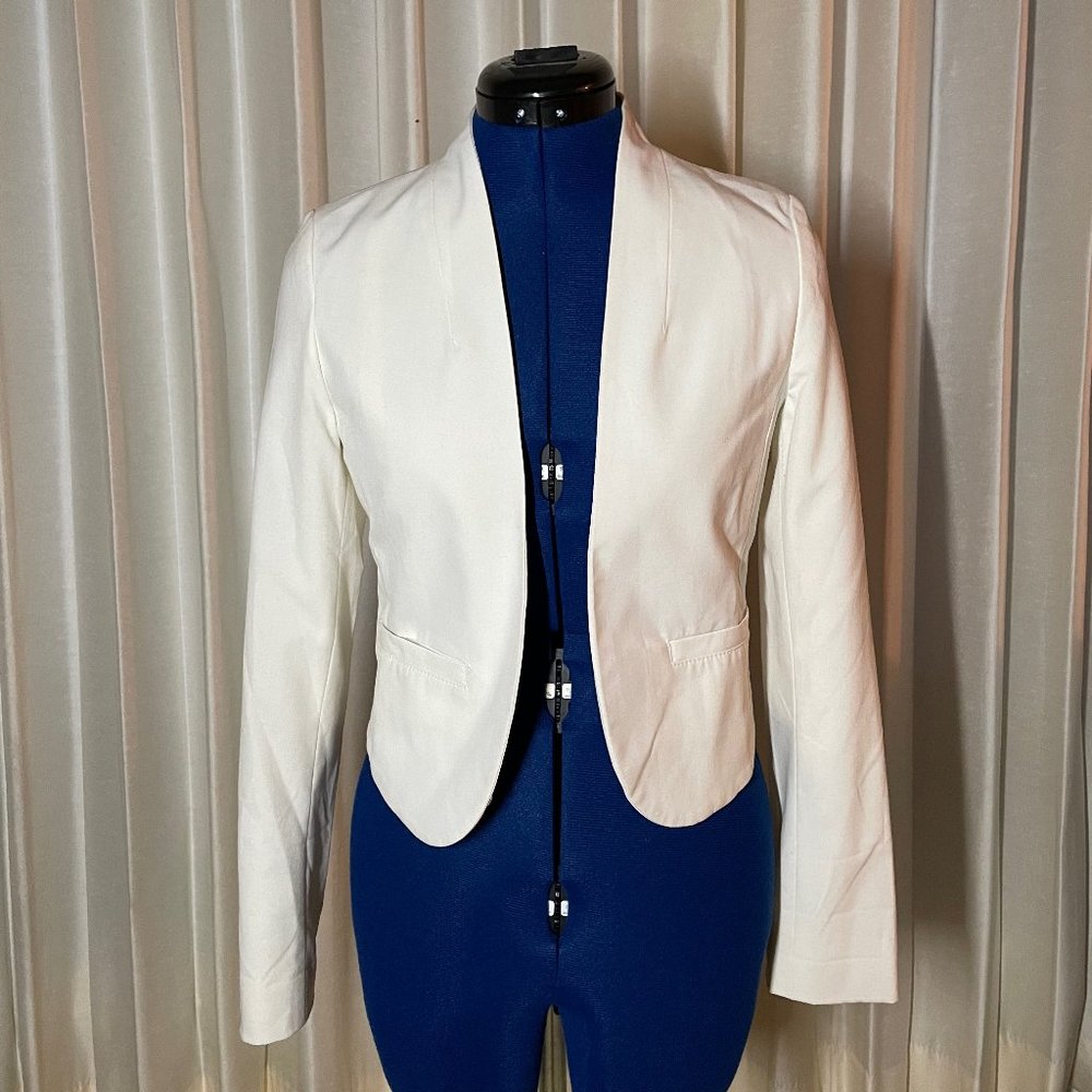 Frenchi White Cropped Blazer